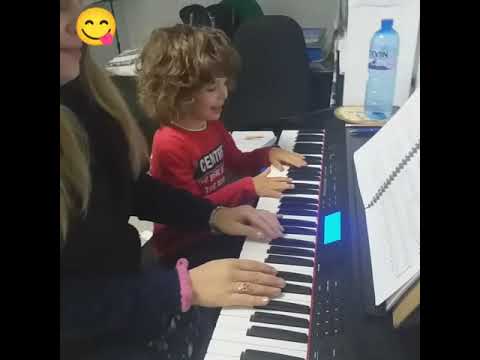 КОТЕШКИ МАРШ НА ЧЕТИРИ РЪЦЕ 