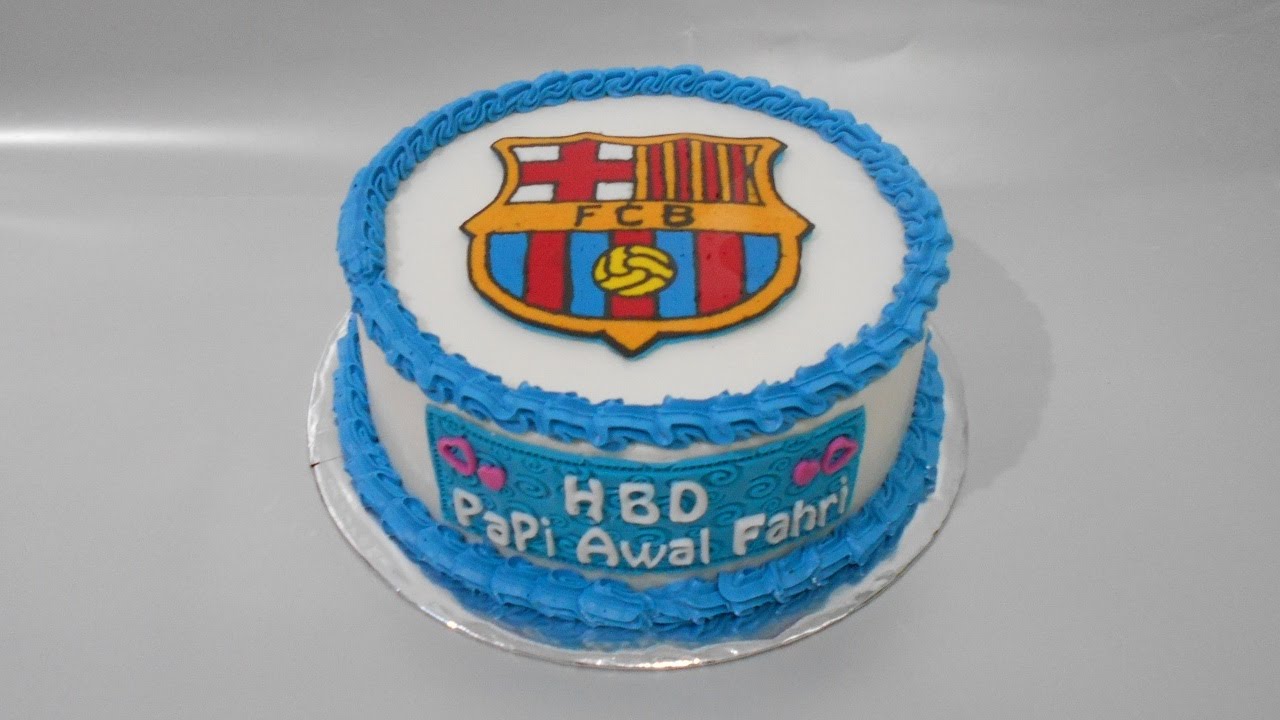 I forgot to take a pic of the finished cake 🤦🏻‍♀️ #fcbarcelona #fcbc... |  football cake | TikTok