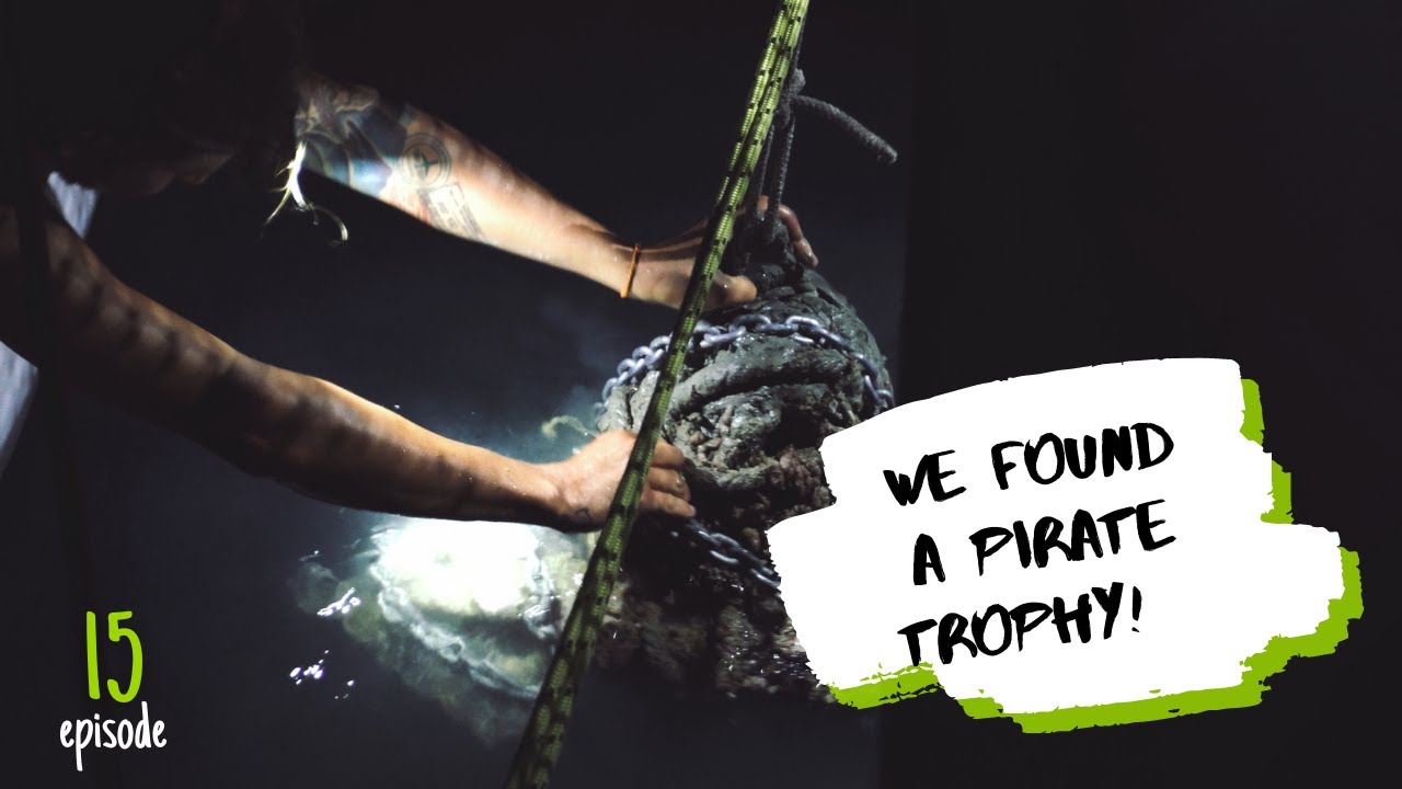 We found a PIRATE TROPHY! First NIGHT on ANCHOR ✸ S3:E15 ✸