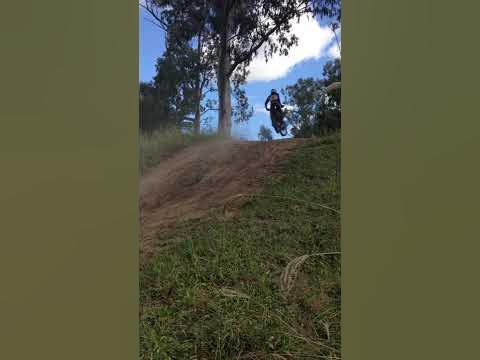 Blake and Hayden riding at mundubbera mx track - YouTube