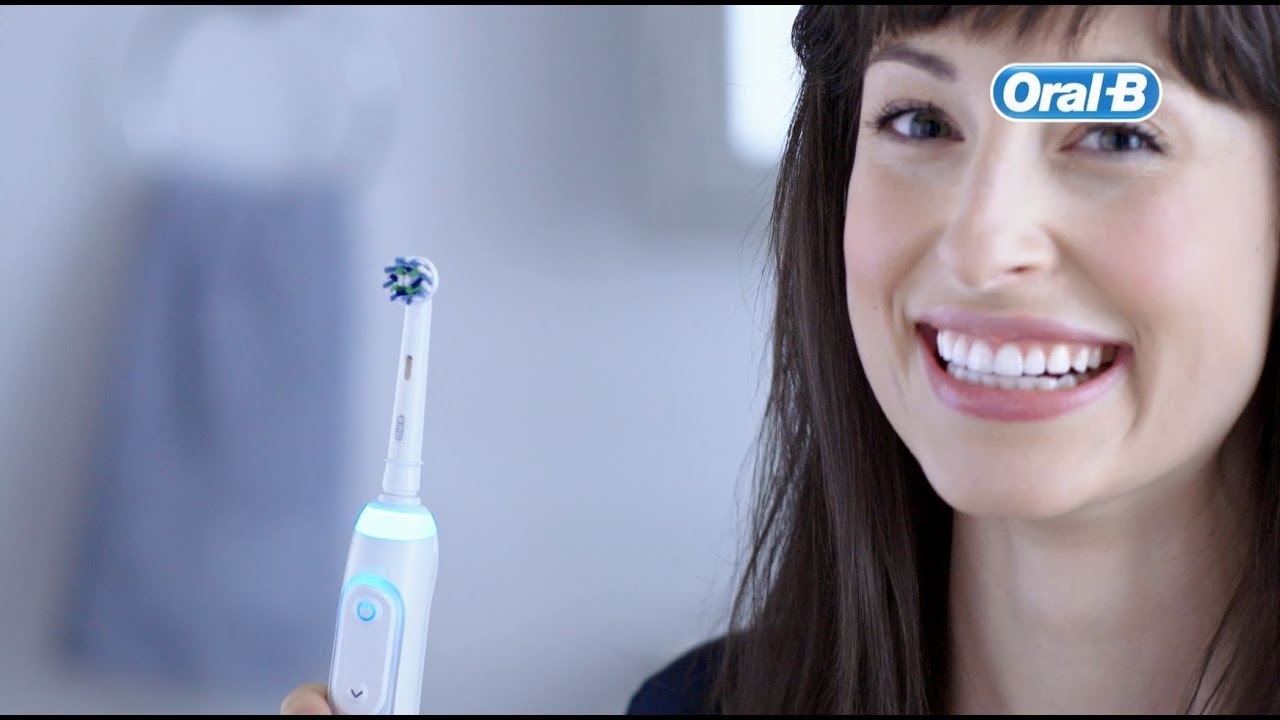 كيفية استخدام فرشاة الاسنان الكهربائية أورال بي Genius Youtube