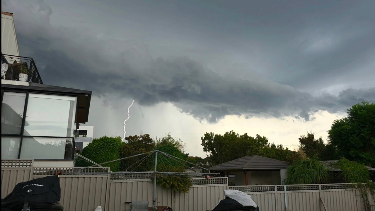 Developing Severe Thunderstorm w/ Strong Winds & Heavy Rain | Sydney ...