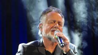 George Baker - Fly Away Little Paraquayo - 2018 11 29   Concert ''Duelul Hiturilor''