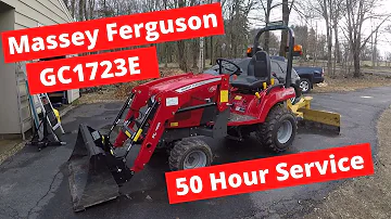 Kolik litrů oleje spotřebuje motor Massey Ferguson 50?