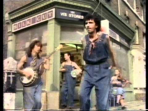 Dexy's Midnight Runners - Come On Eileen (video)