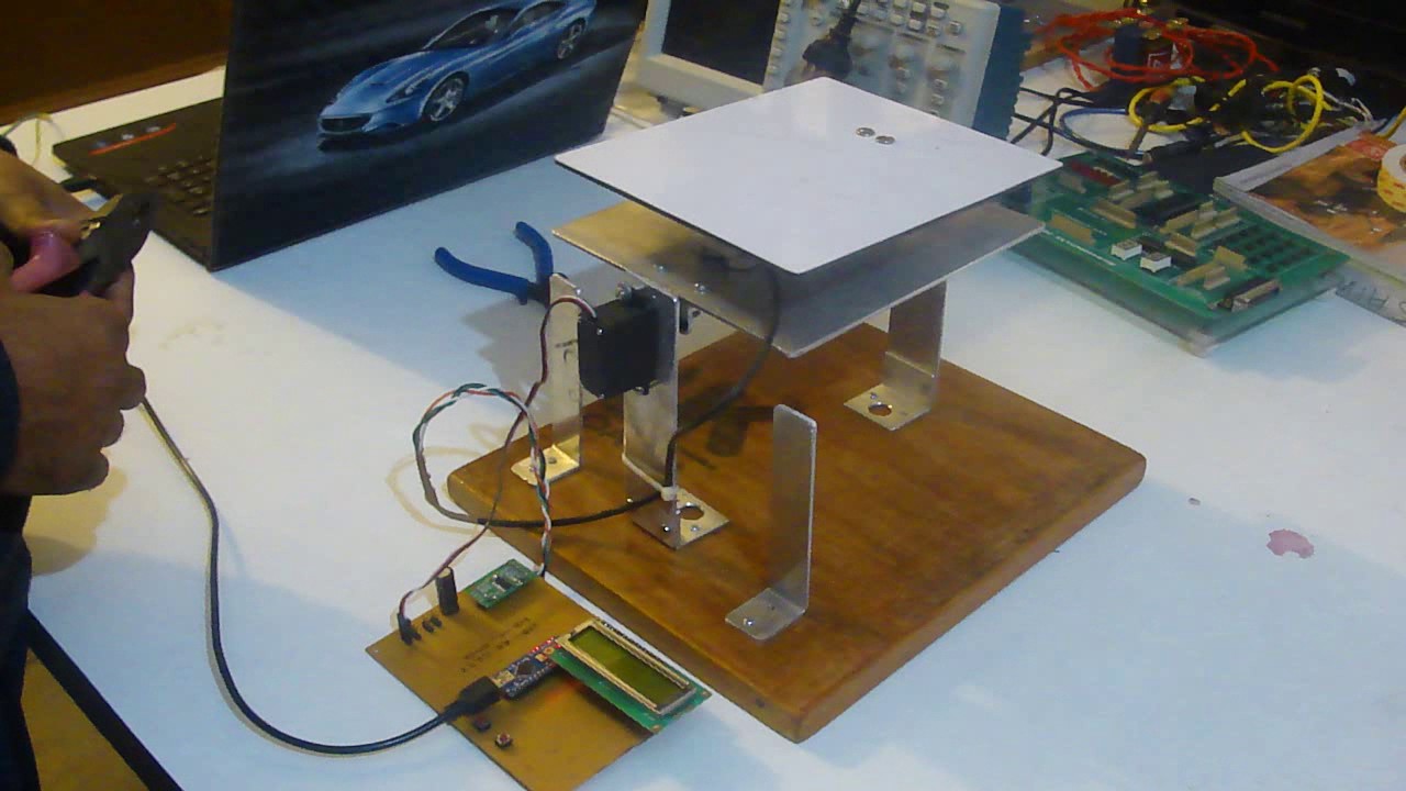 Weight Based Material Separation Machine using Arduino - YouTube