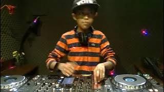 DJ Cilik Skillnya Mantap