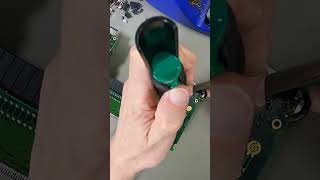 Removing a Game Gear Screen