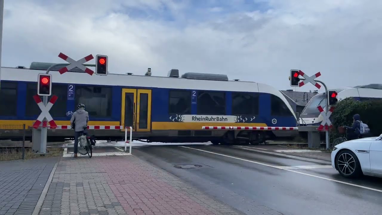 Spoorwegovergang Kevelaer (D) // Railroad crossing // Bahnübergang