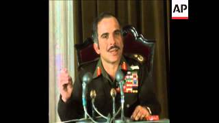 SYND 15-2-74 HUSSEIN ADDRESSES PARLIAMENT