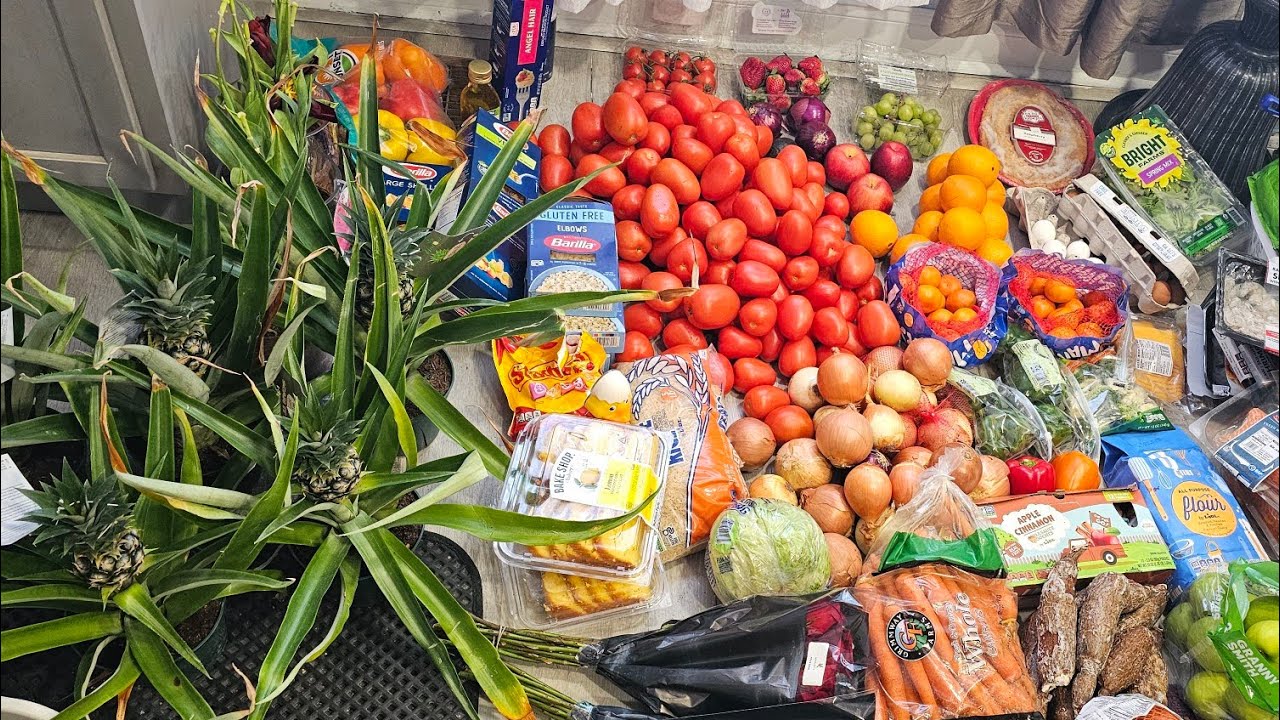 Dumpster Diving  Mga Pinya May Bunga Kamatis Na Marami Gulay Prutas at Isda Libre Lang