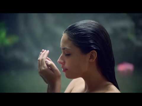 Herbal Essences Narrator CM