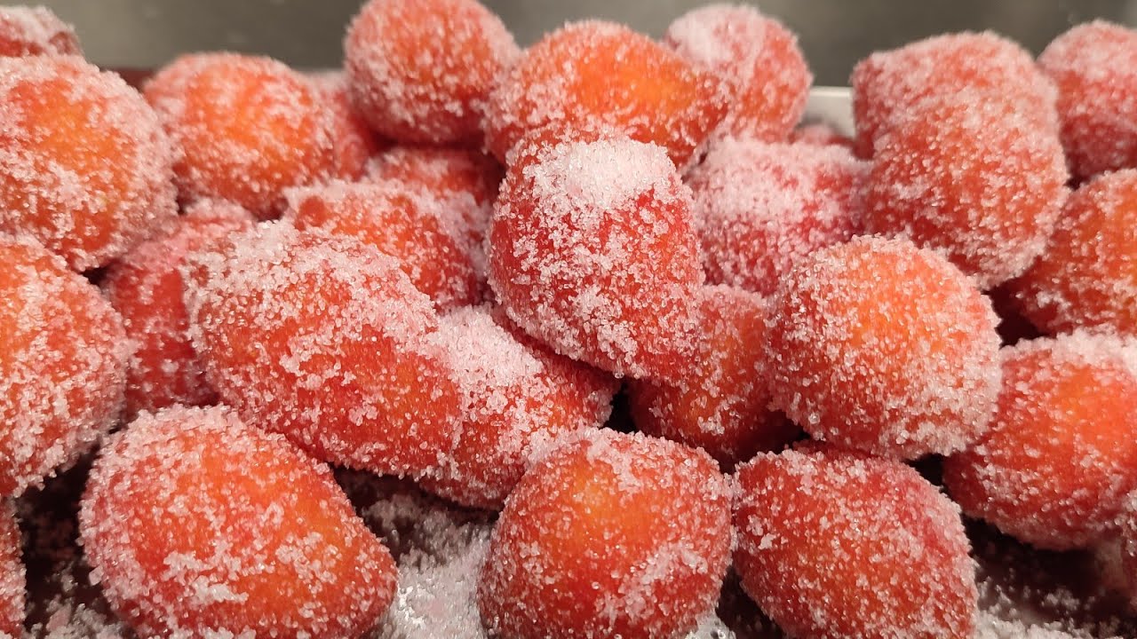 Castagnole di Carnevale all' Alchermes - Dolci della Tradizione