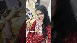 #jodhaakbarserial ki Paridhi Sharma mam se awards lete hue