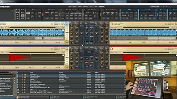 DJ with a touchscreen, Monotouch with trcktor dj studio