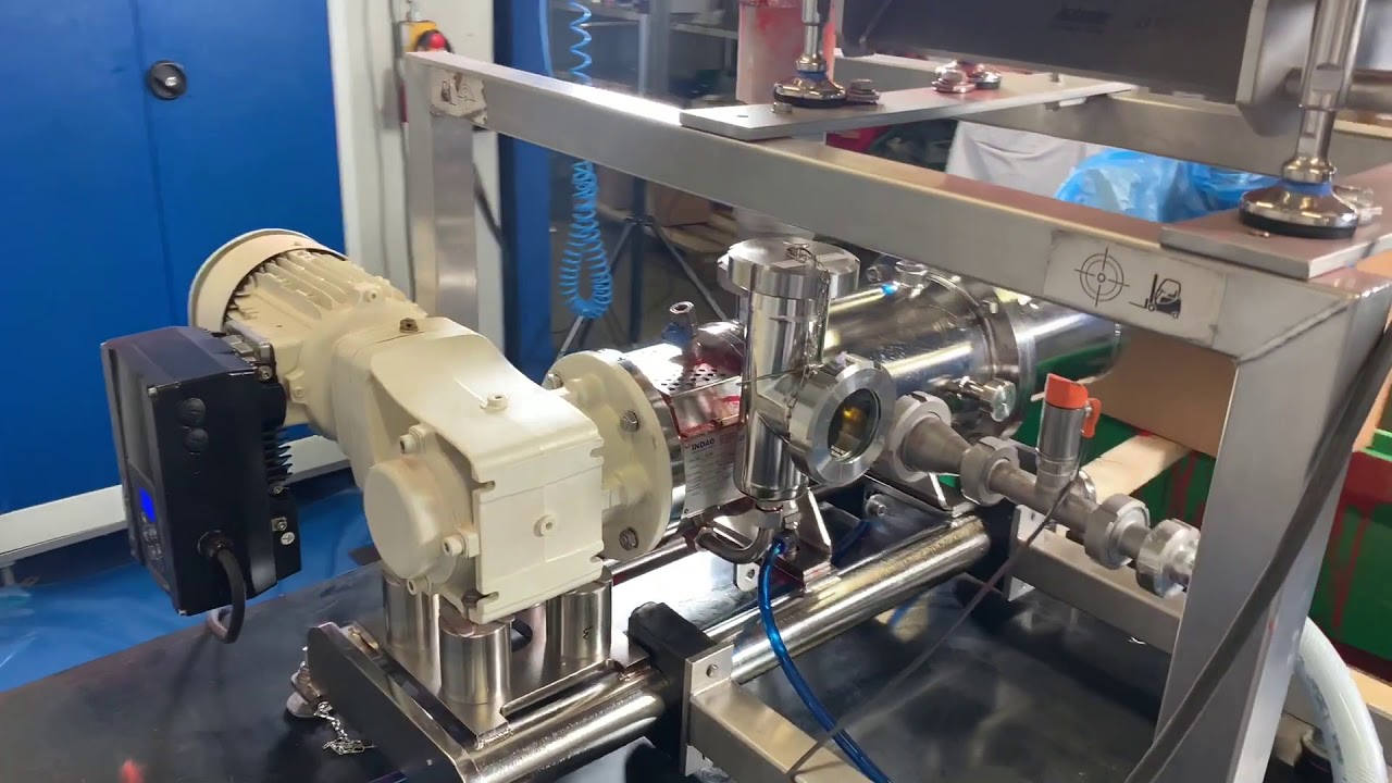 The INFINI-MIXER for Continuously Blending White Chocolate with Raspberry Powder