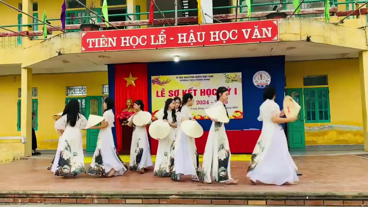 Bài múa_Máu đỏ da vàng - Tập thể lớp 8A4