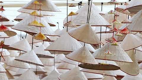 Vietnamese non la hanging during Vietnam Days in Moscow