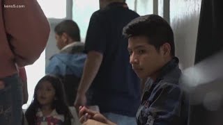 More than 1,000 migrants arrive in San Antonio from border shelters