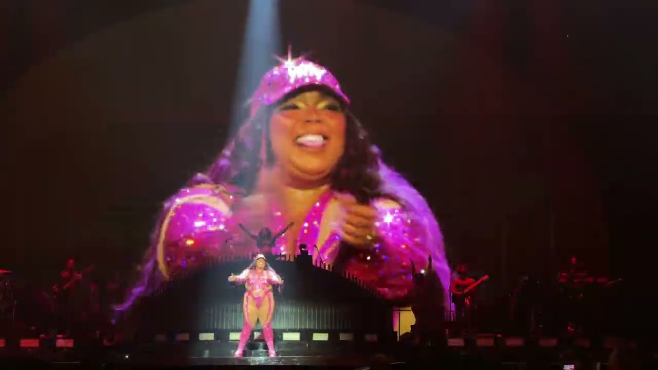 Lizzo - "Tempo" (Live)