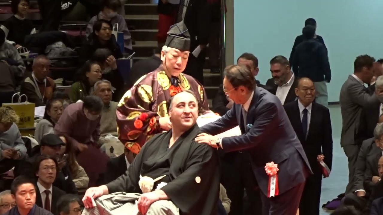 Tochinoshin Hair Cutting Ceremony] Part 2. Tochinoshin retirement