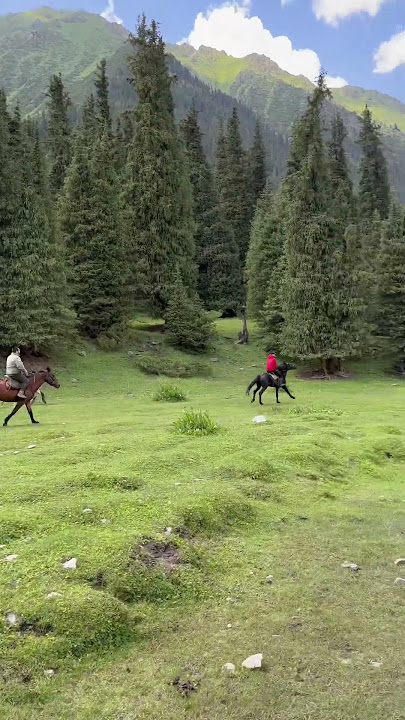 Uzbek riders (horsmens) 🏇 in Altyn Arashan Kyrgyzstan