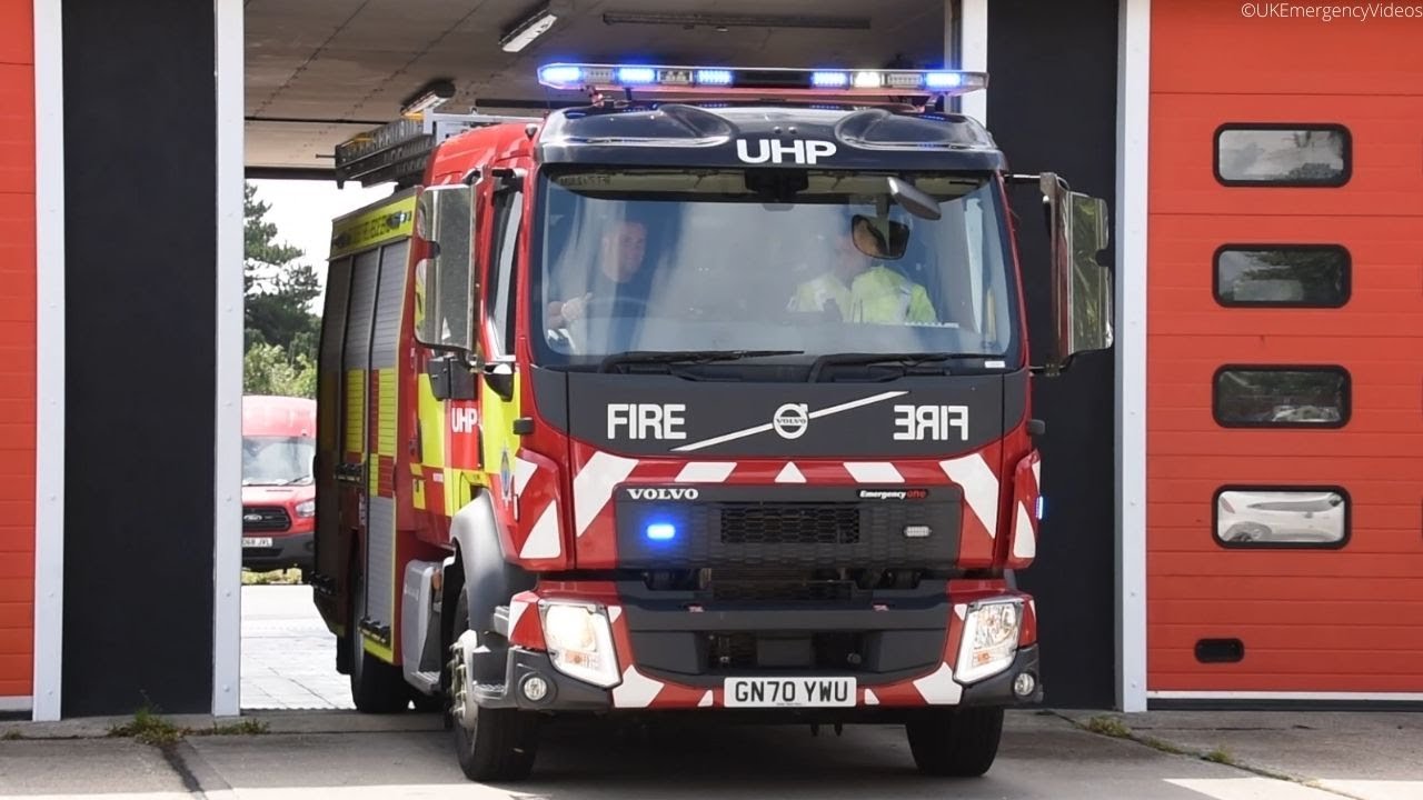 *NEW/FIRST CATCH* Worthing's Second Pump JW51P2 Turning Out! - West Sussex Fire & Rescue Service!