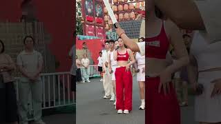 跟着节奏嗨起来💃 #户外直播现场  #唐艺大舞台
