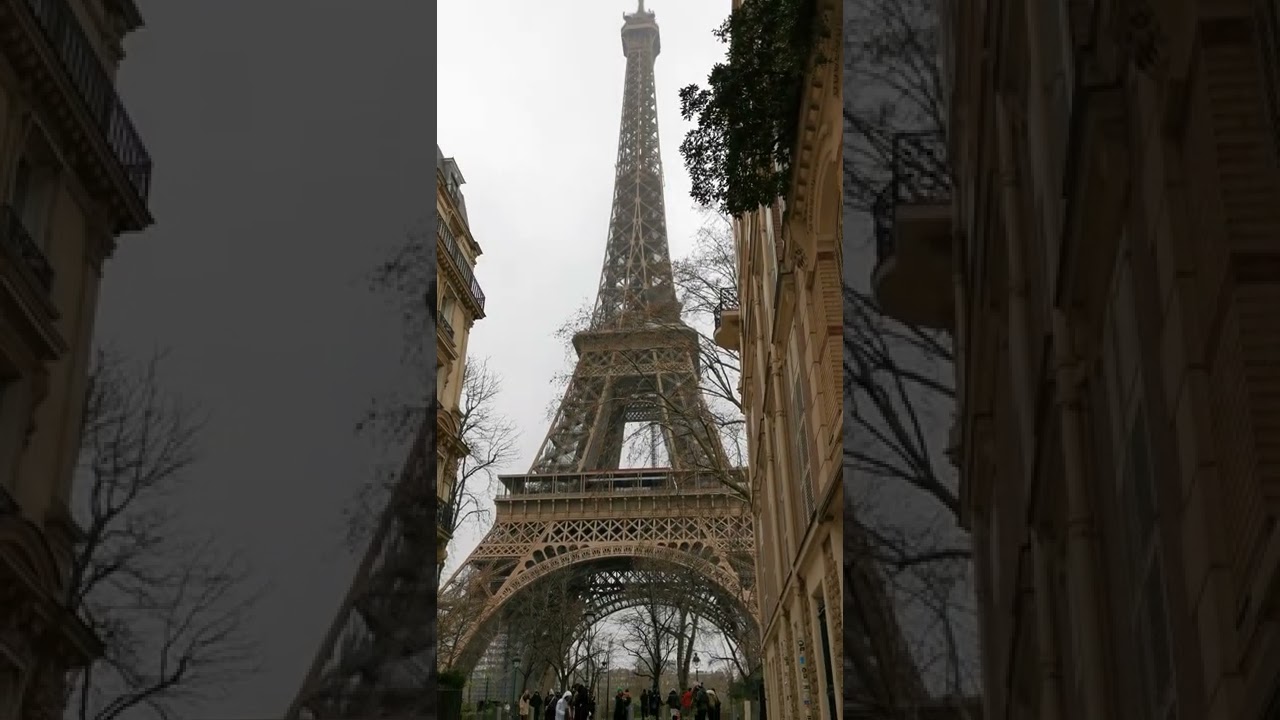 Torre Eiffel desde Rue de  L' Université 🗼 