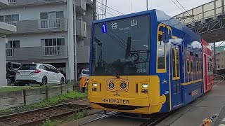 鹿児島市電とＪＲ（新川4号踏切と南鹿児島駅）Kagoshima City Tram and JR(Shunkawa No.4 Crossing and