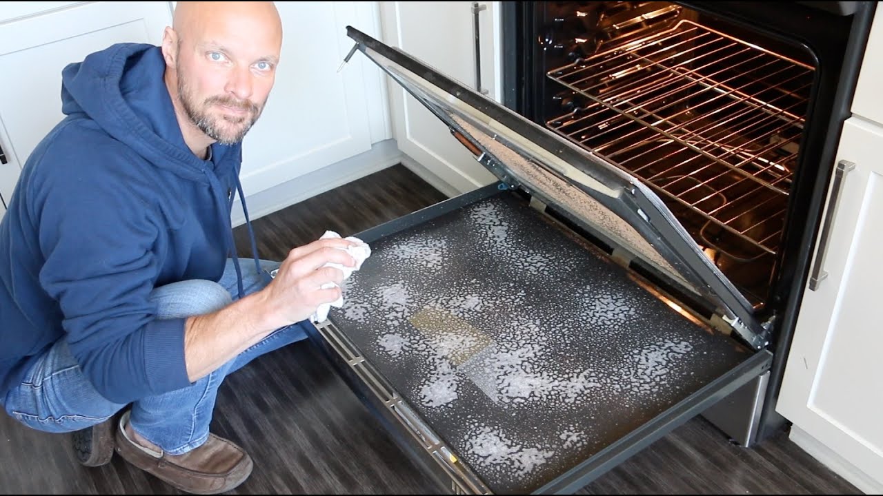 How to Clean a Glass Oven Door: 4 Ways to Clean Oven Doors