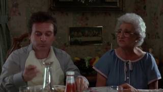 Dinner at mother's house - Goodfellas (1990) screenshot 1