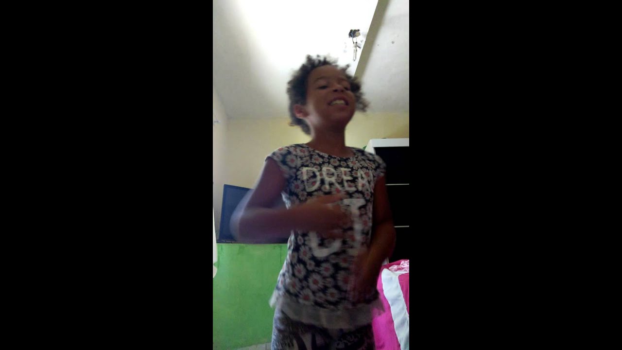 Meninas de 7 anos dançando - YouTube