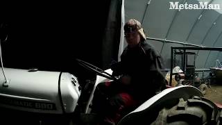 Koneman Visiitillä Taavetillaan