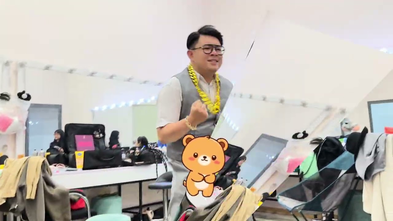 Vlog Một Ngày Làm Idol Huntrix 💃🎤