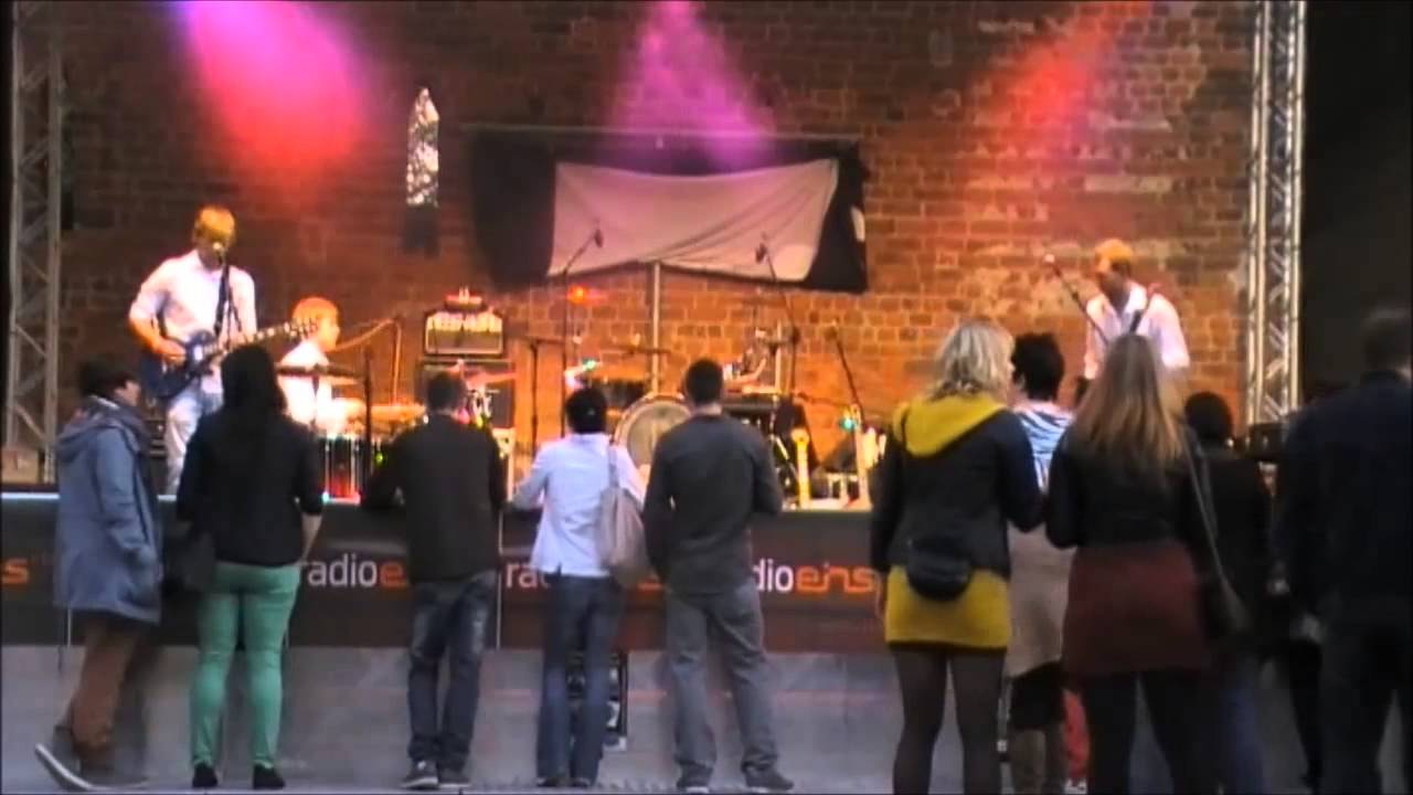 Red Drip - Girls On The Street - Burg Friedland (01.09.2012)