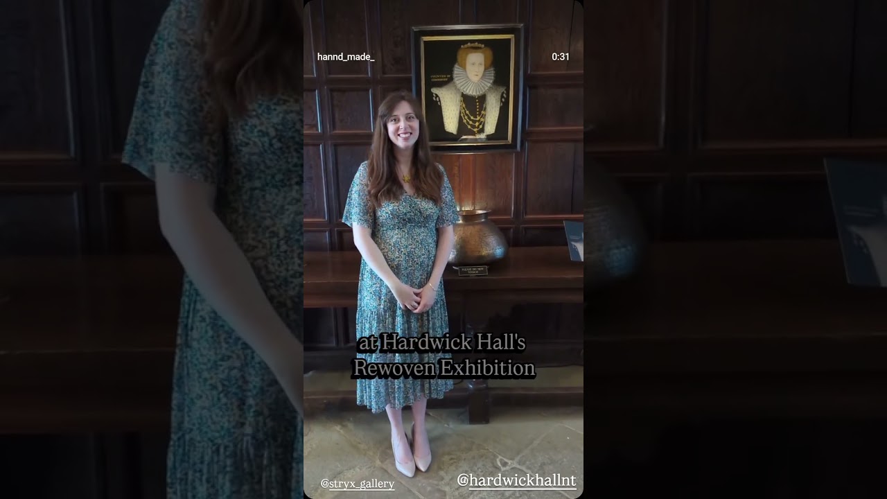 🌹🎨 my knitting is officially ART 🎨🌹