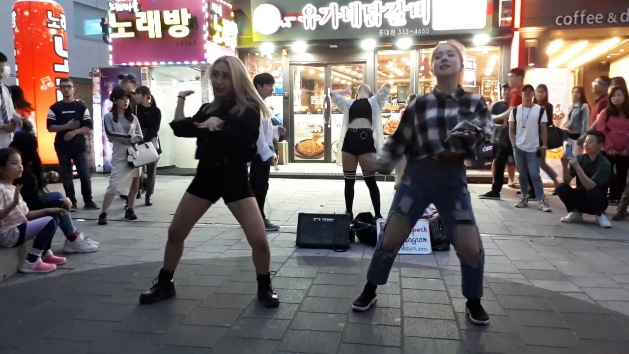 MOMOLAND 'BBOOM BBOOM' COVER. LOVELY GIRLS. CUTE & STIRRING PERFORMANCE.