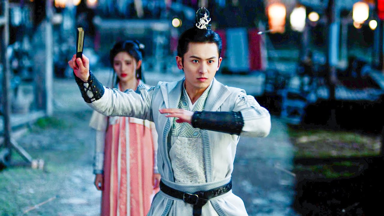 利箭刺向灰姑娘，霸道王爺強勢護妻，一招擊飛刺客，全場震撼！#如意芳霏 #鞠婧禕  💖#張哲瀚