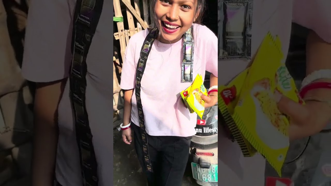 অনু নামেই বড় হয়েছে কোনো হুদ বুদ্ধি হয় নাই🙂