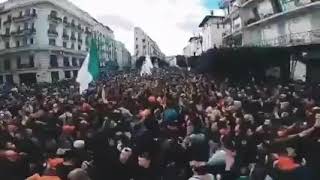 شعار الحراك أثناء تعيين المزور تبون... أووو يا عصابة جابونا خمس ذيابا... قلنا مكانش الفوط