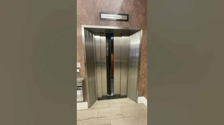 broken door #shorts #elevator #elevators #elevatours #fyp #otis #lifts #lift #vintage #cle #oh