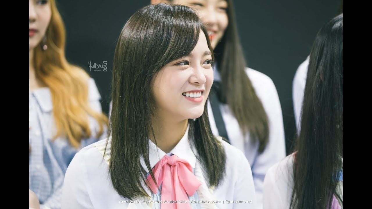 Exclusive Backstage Interview with gugudan in Singapore