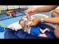 Dad took newborn baby monkey to the city hospital