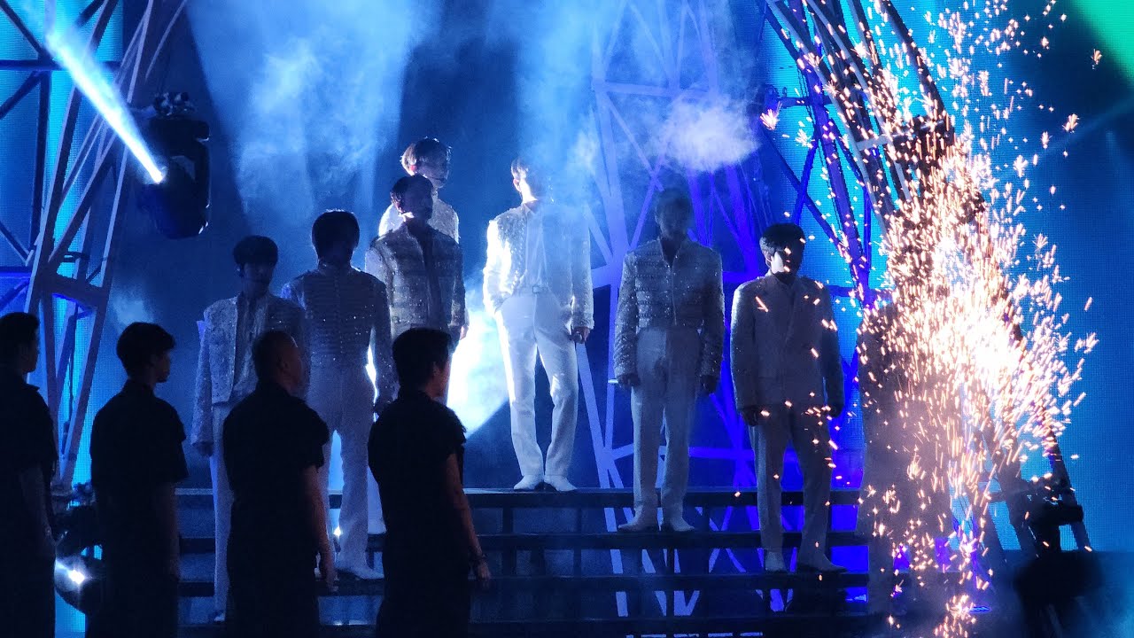 [4K] ATEEZ 에이티즈 -Crazy Form [TOWARDS THE LIGHT : WILL TO POWER] IN TORONTO 20240808 #ateez #ateez