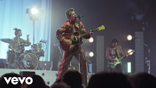 Video thumbnail of "Son Mieux - Tell Me More (Live at 013)"