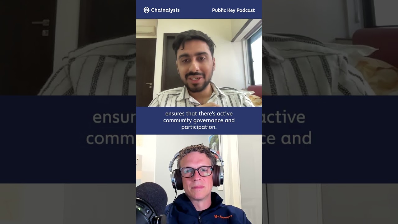 🧐 How does a blockchain network evolve without centralized control?