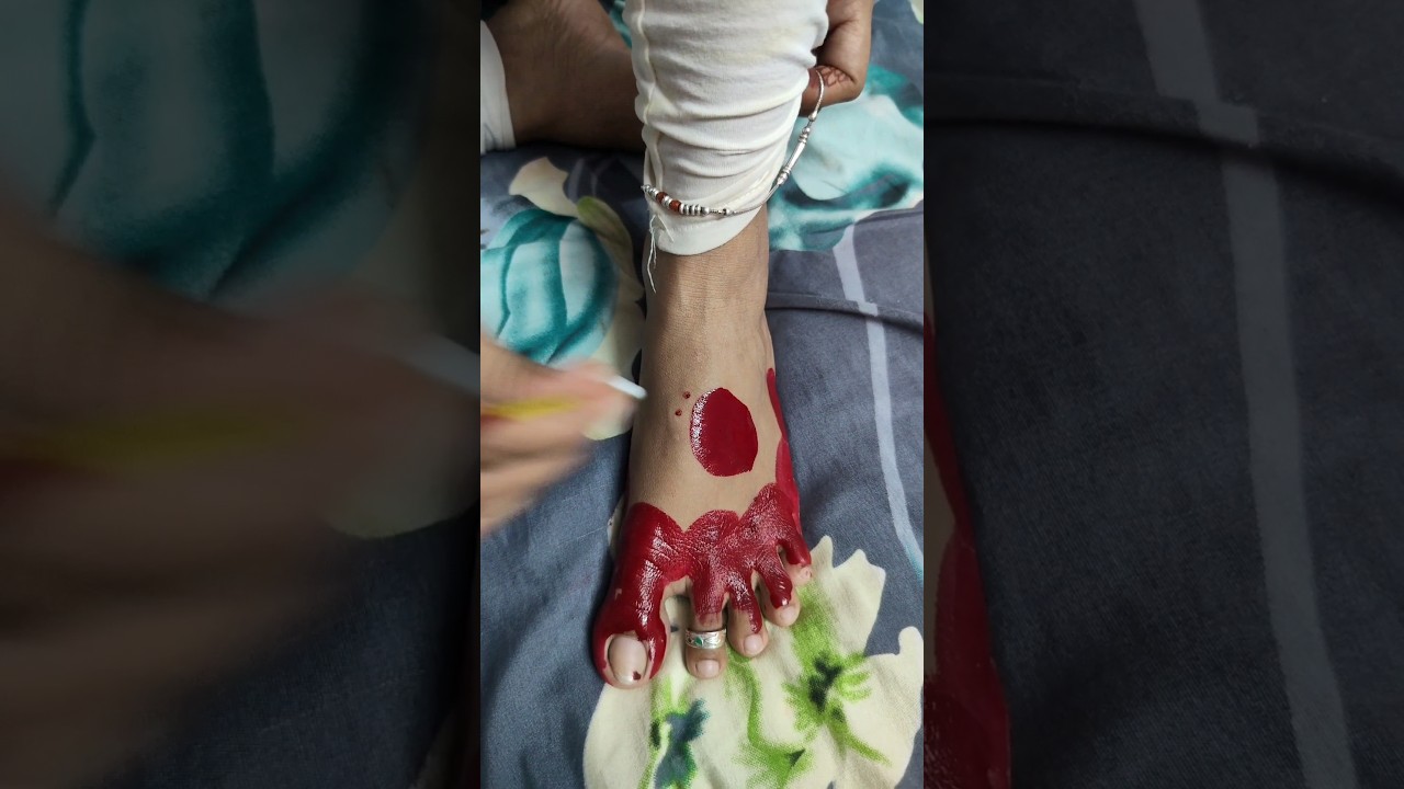 kumkum feet colour for navratri 