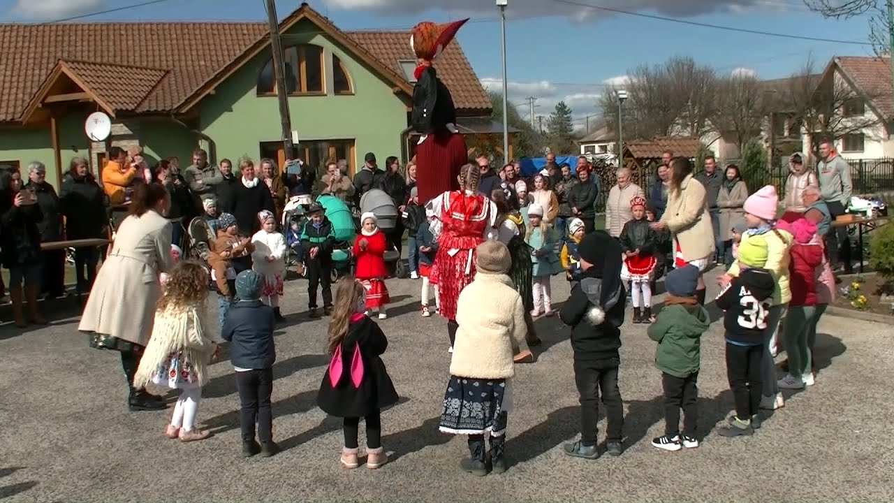 A kiszehajtás hagyományát elevenítették fel Ipolyhídvégen