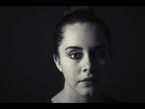 فيديو: كيف تتعلم البكاء عن قصد